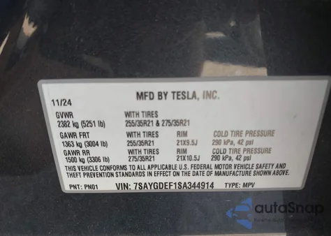 2025 Tesla Model Y Performance Dual Motor All-Wheel Drive z USA, uszkodzony, nr VIN 7SAYGDEF1SA344914
